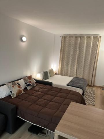 La Neu Studio Neuf Pour 4 Pax En Centre Ville Pas De La Casa Luaran gambar