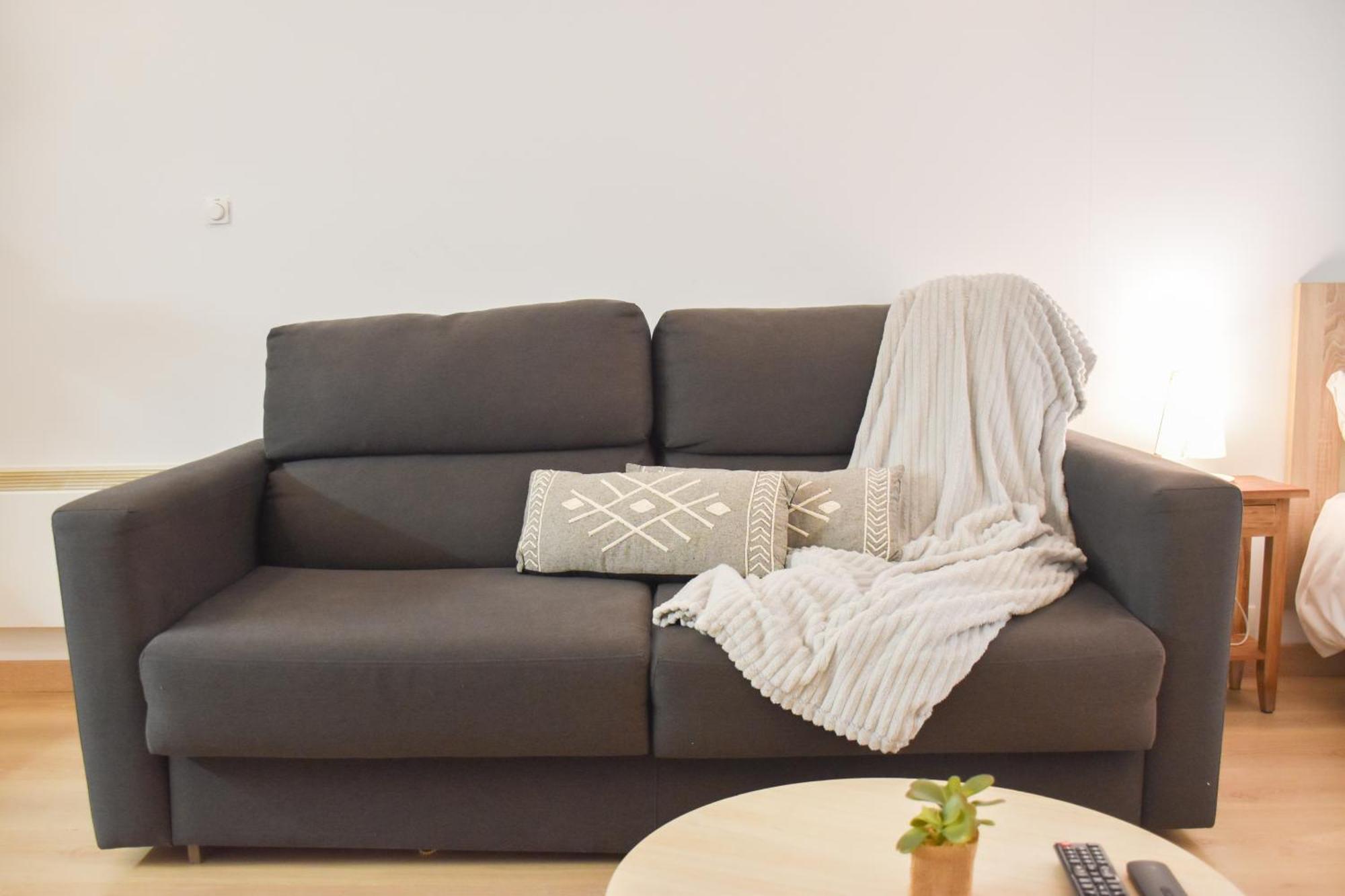La Neu Studio Neuf Pour 4 Pax En Centre Ville Pas De La Casa Luaran gambar